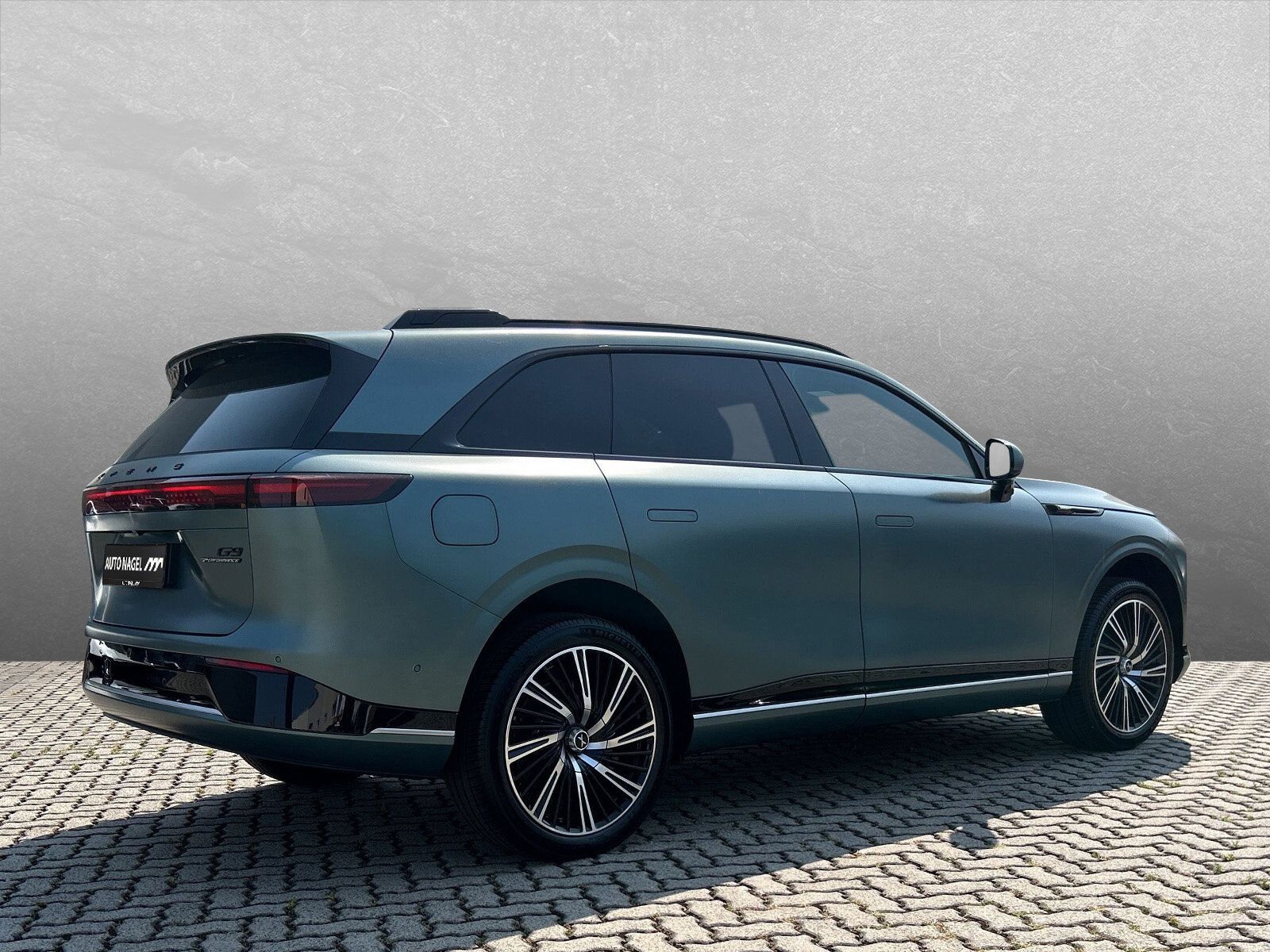 XPENG G9