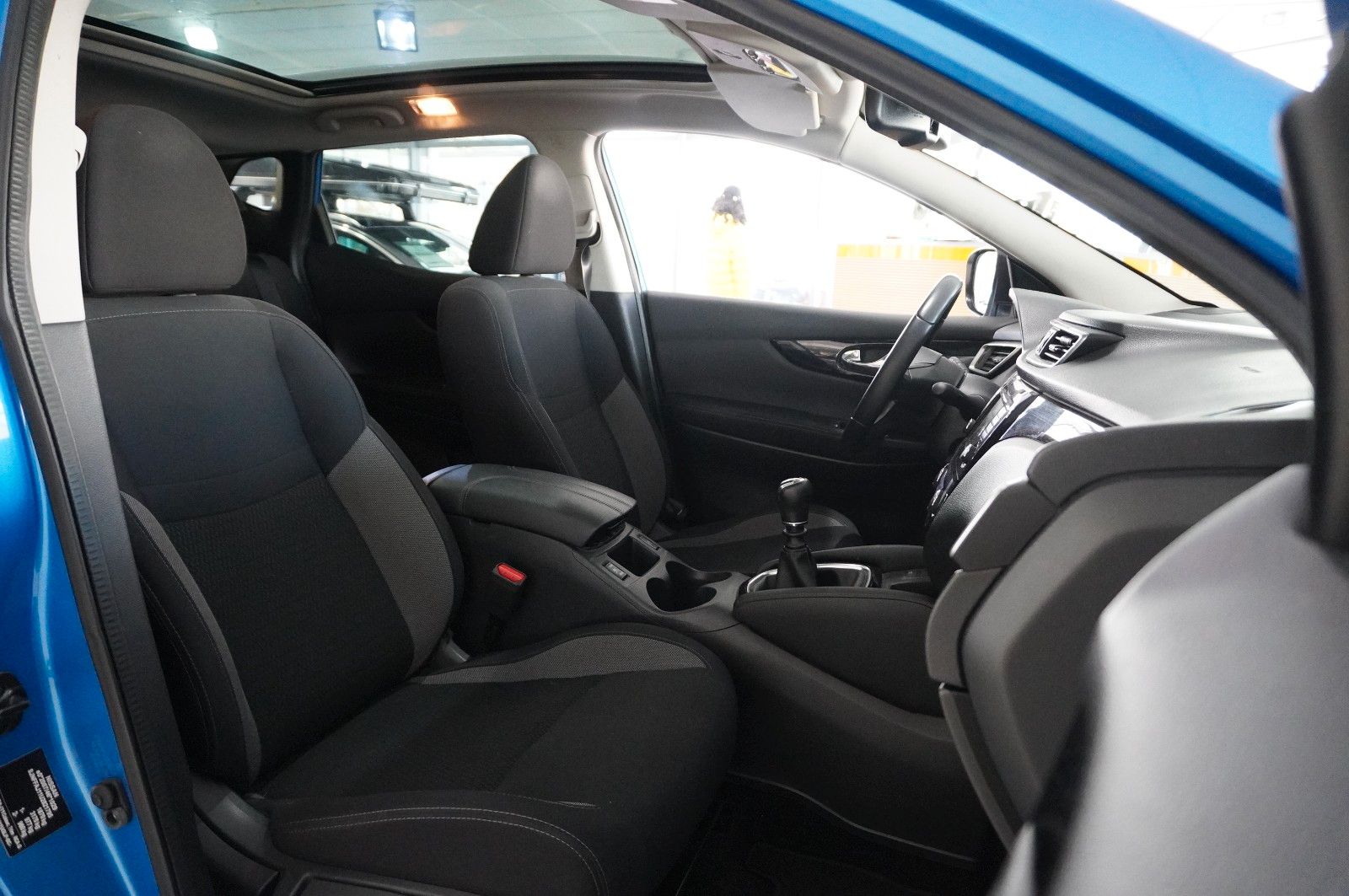 Fahrzeugabbildung Nissan Qashqai  1.3 DIG-T N-WAY NAVI/LED/KAMERA/SHZ/DAB