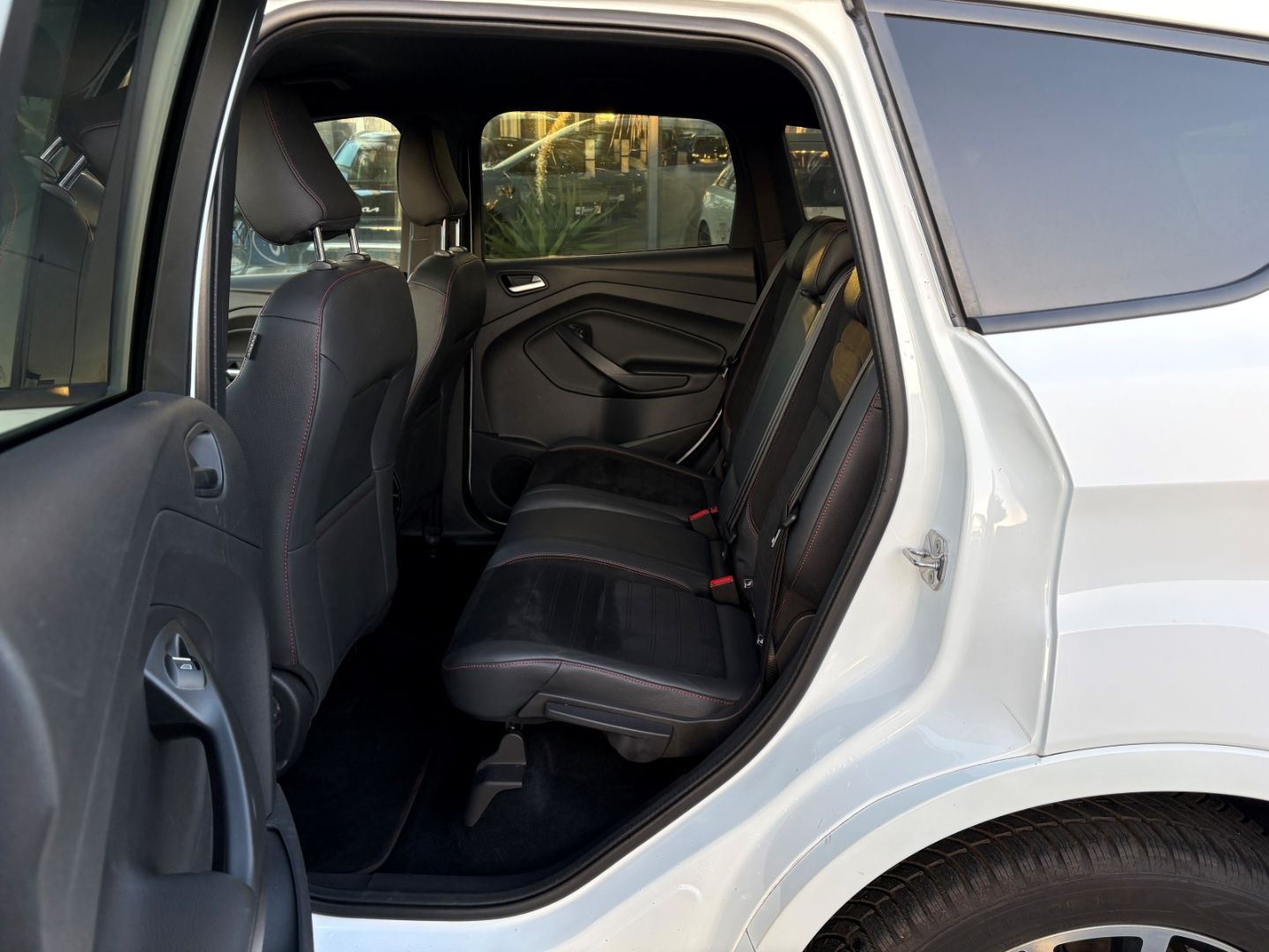 Fahrzeugabbildung Ford Kuga ST-Line Navi PDC SHZ Lenkradhzg BiXenon