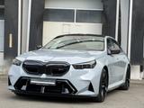 BMW M5 Carbon Bowers&Wilkins Akrapovic Head-Up 360° - BMW M5 Gebrauchtwagen