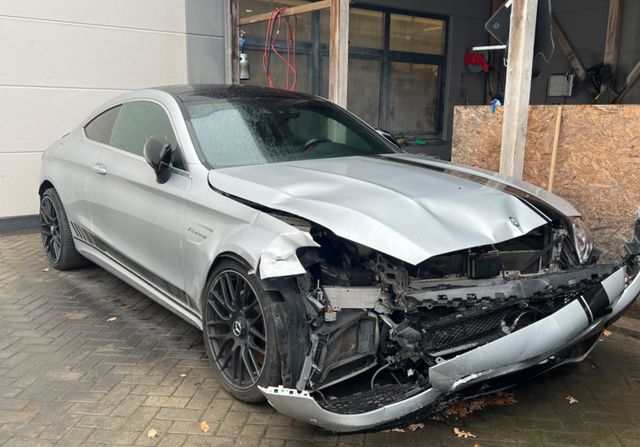 Mercedes-Benz C 63 AMG /LED/1HAND/PANO