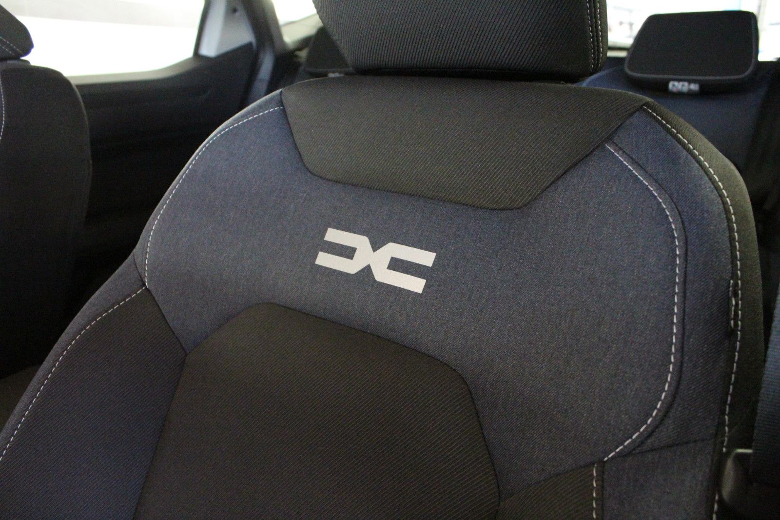 Fahrzeugabbildung Dacia Duster hybrid 155 Expression*Winterpaket*