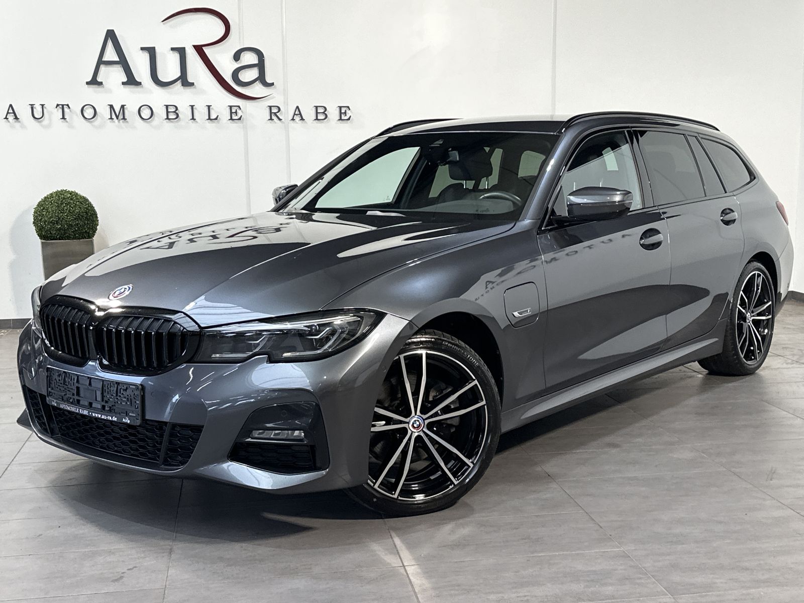 Fahrzeugabbildung BMW 320e Touring M-Sport NAV+LASER+HEAD-UP+KAMERA+VC