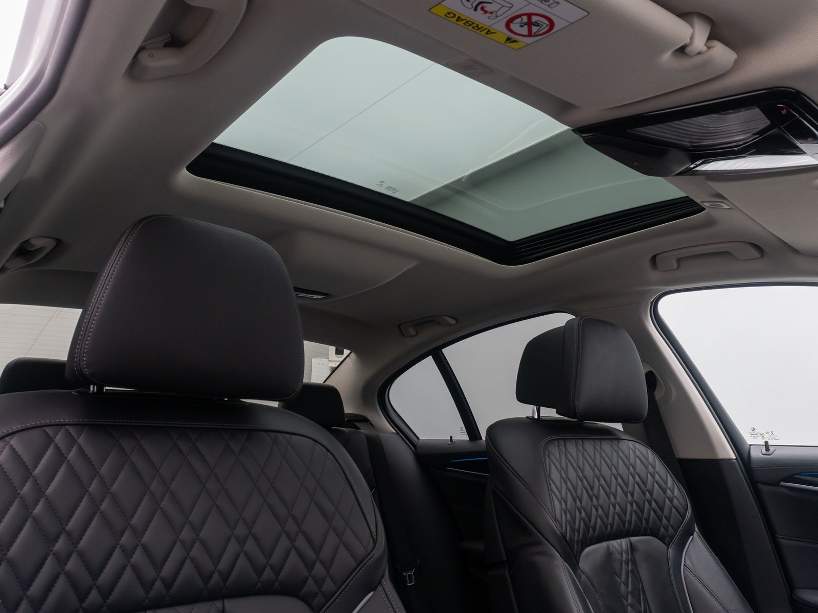 Fahrzeugabbildung BMW 530e xD Luxury Line ACC Kamera DAB H/K HUD Sport