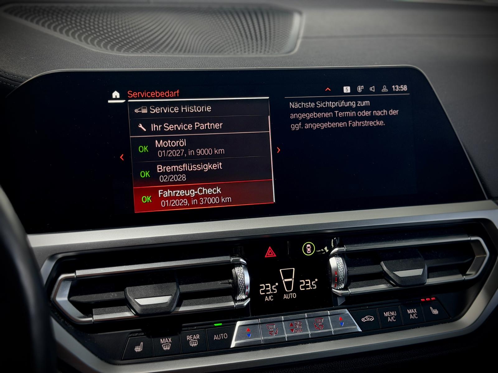 BMW 330 i xDrive Lim. Luxury Line|1.HAND|NAVI|LEDER|
