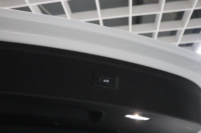 Fahrzeugabbildung Audi Q5 40 TDI Quattro S line Competition|PANO| 360°|