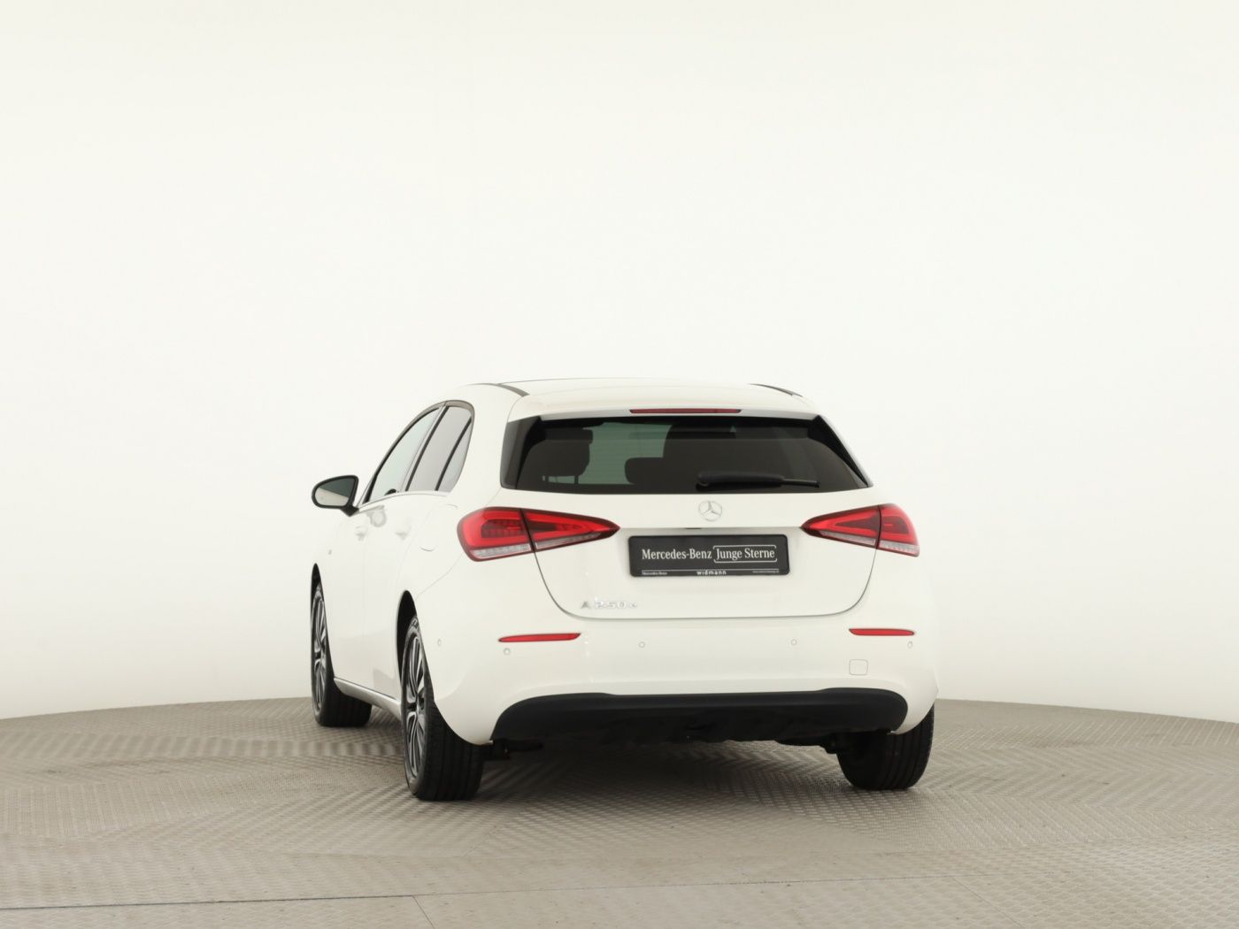 Mercedes-Benz A 250 e Panorama AHK Multibeam PTS Kamera Navi foto 4