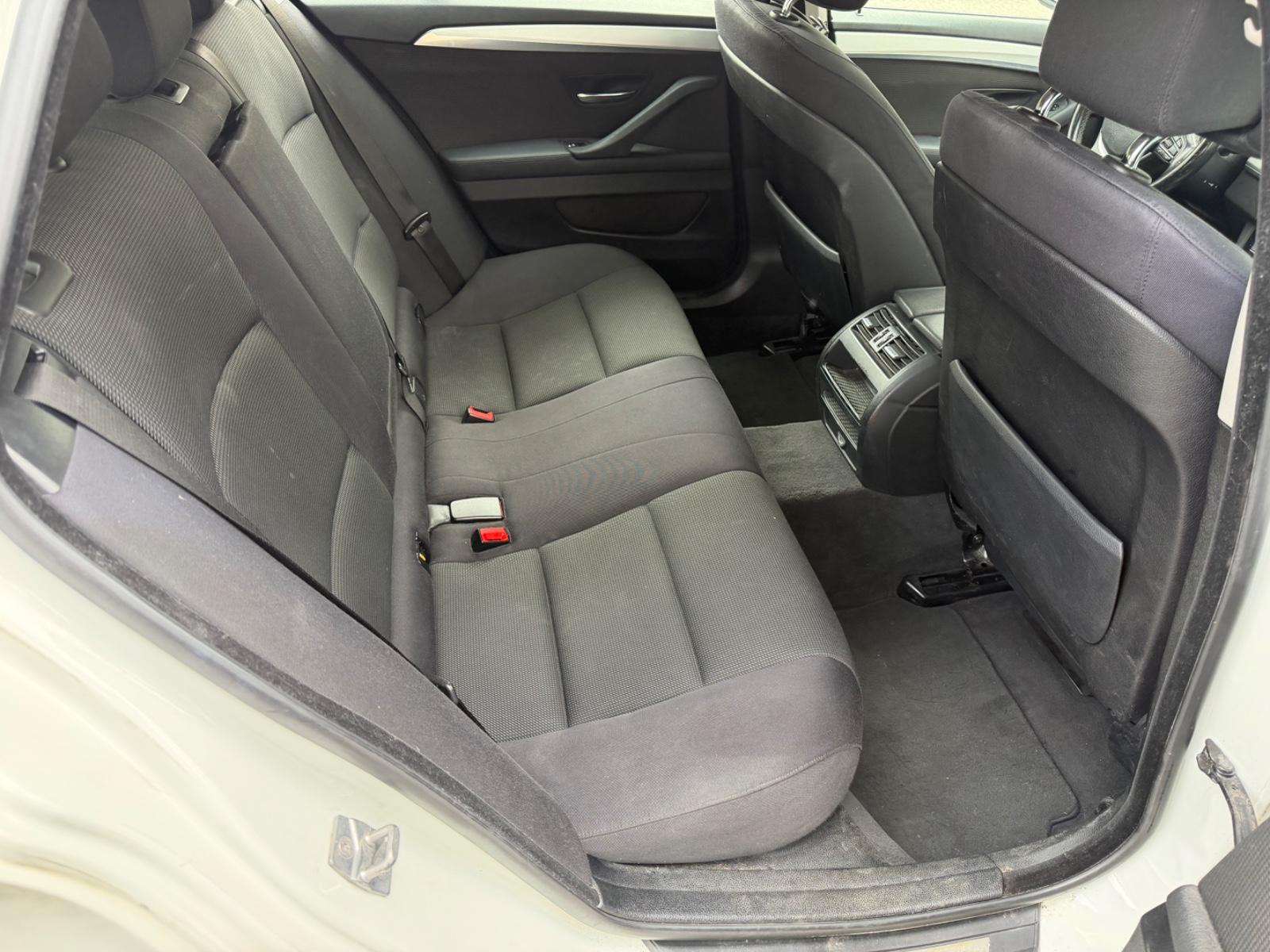 BMW 520 2012 — photo 9
