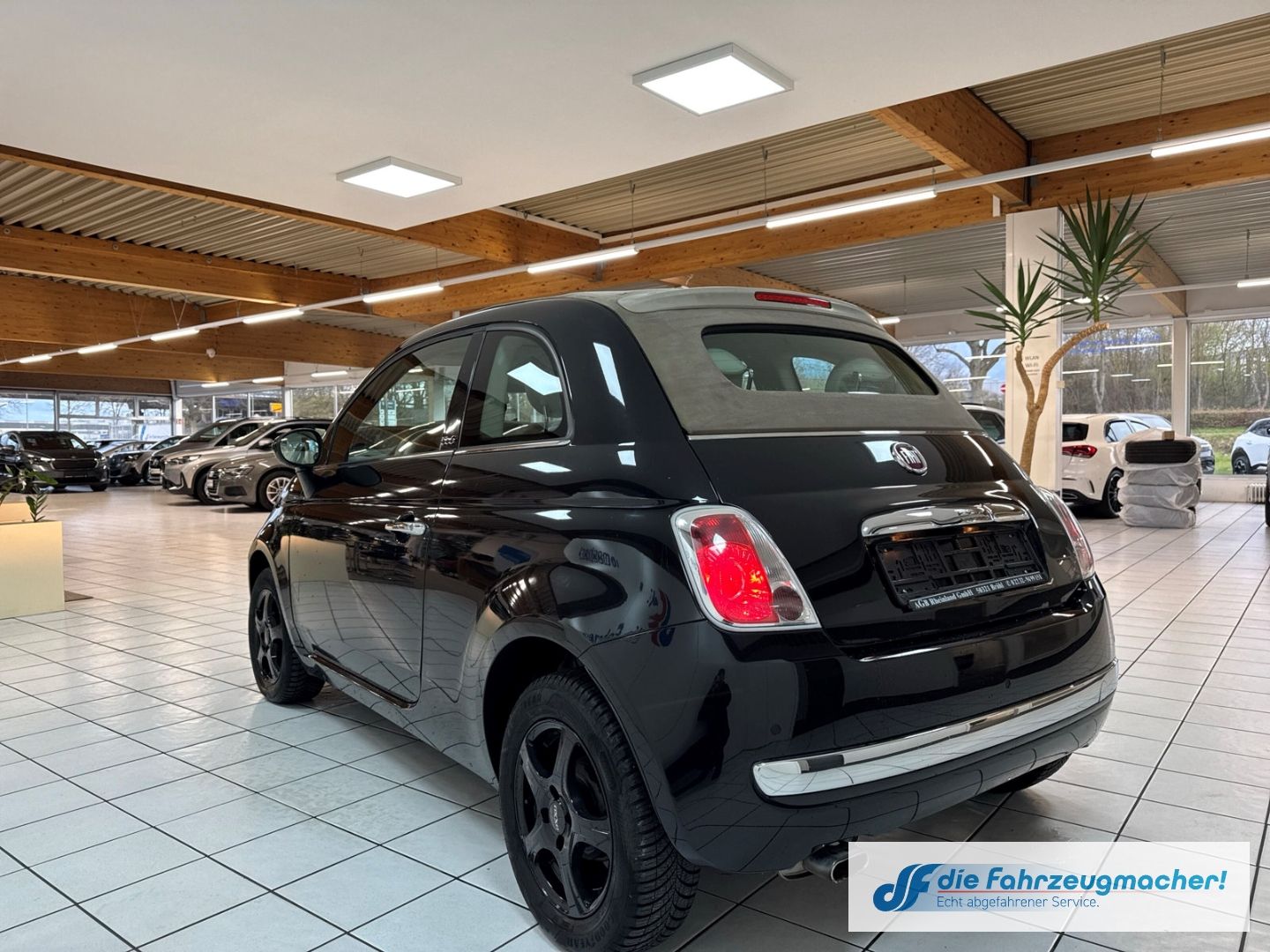 Fahrzeugabbildung Fiat 500 Lounge Faltdach PDC *IM KUNDENAUFTRAG