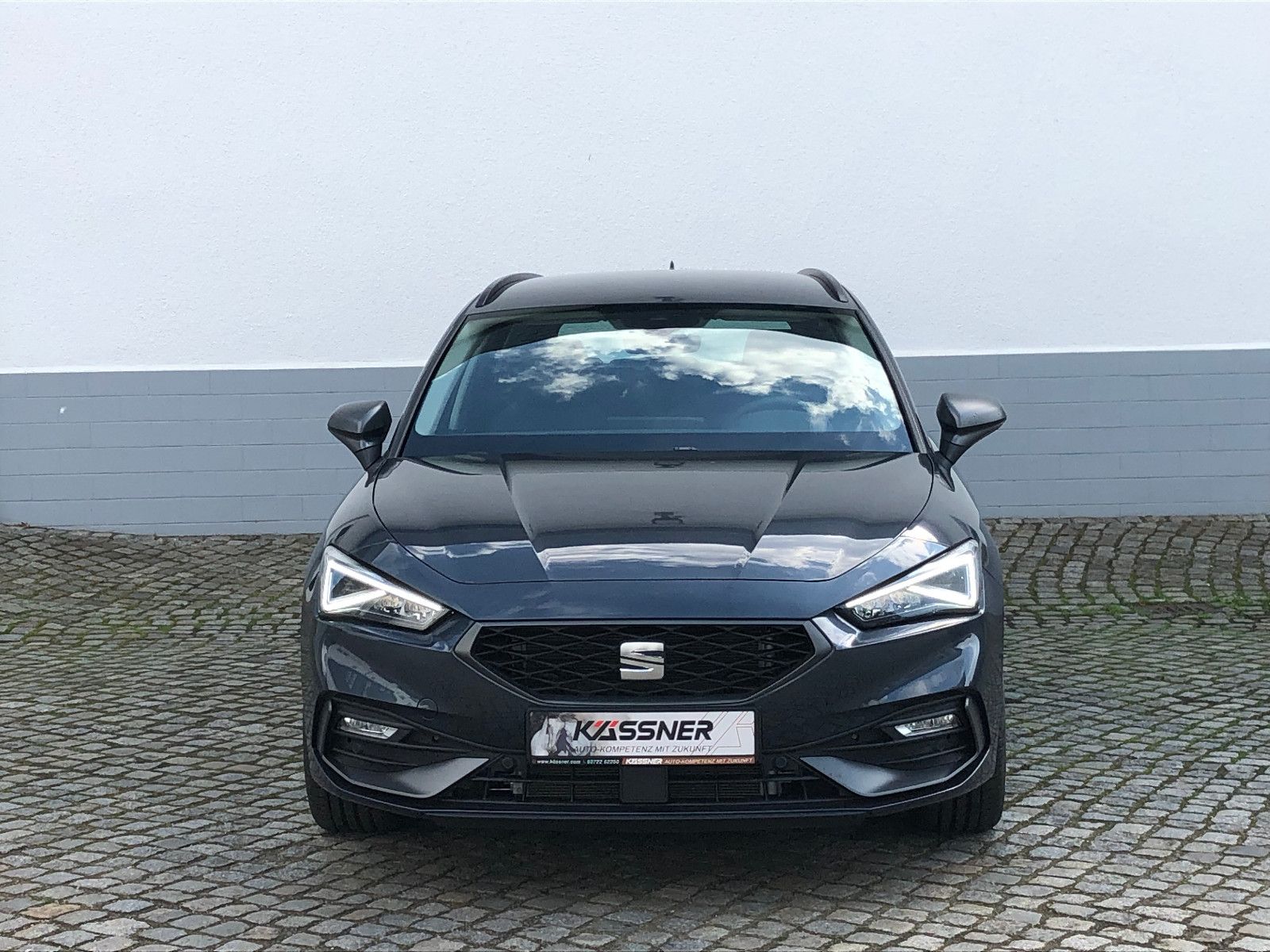 Fahrzeugabbildung SEAT Leon Sportstourer 1,5 TSI FR *Parklenkassist.*WP