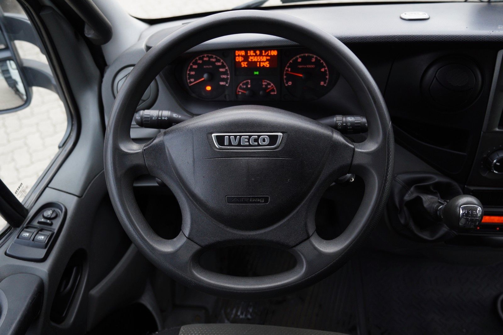 Fahrzeugabbildung Iveco  *Kran*Daily 3.0L*HMF*HU/AU*