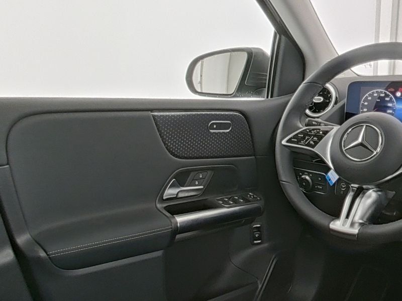 Fahrzeugabbildung Mercedes-Benz B 200 Progressive*Distro*MultiBeam*360°*Totwink*