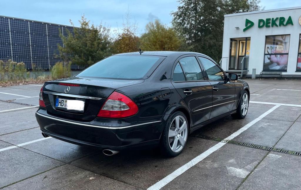 Mercedes-Benz E 320