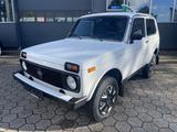 Lada Niva Kult~4x4~ALARM~WEGFAHSPERRE~AHK~NEU RESTAUR - Lada Niva aus 2011