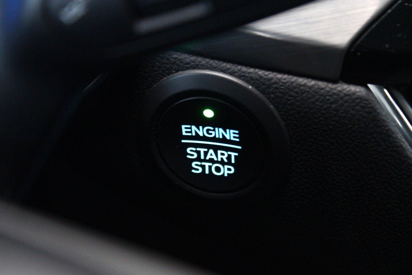 Fahrzeugabbildung Ford Kuga PHEV Aut. Titanium AHK NAVI WinterPaket