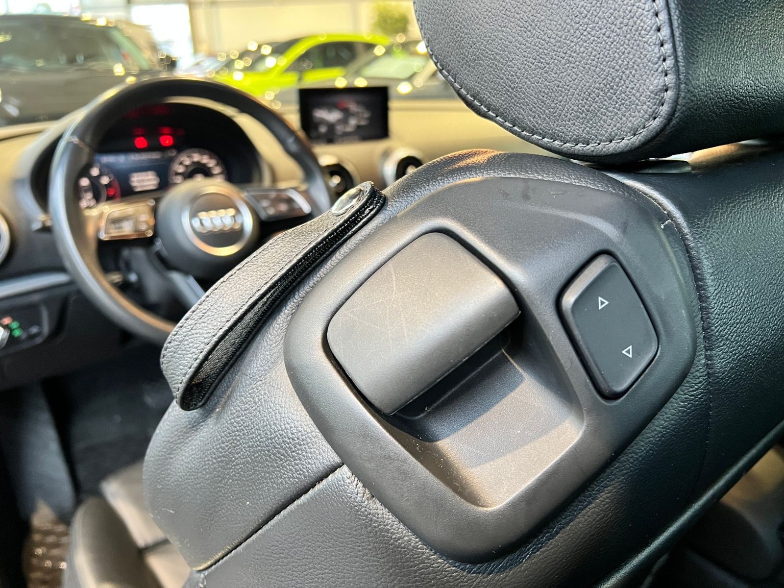 Fahrzeugabbildung Audi A3 Cabriolet 40 TFSI quattro sport XEN NAV 18"