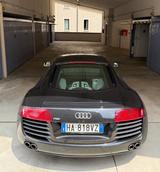 Audi R8 4.2 V8 - Audi R8: 4.2