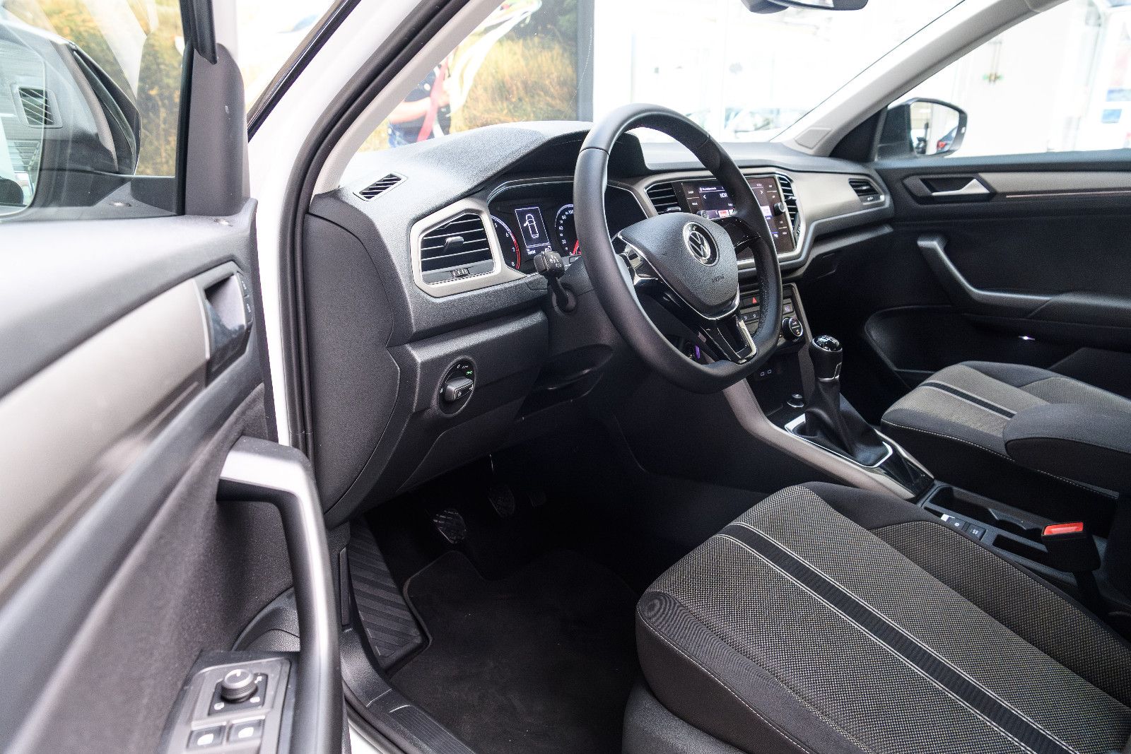 Fahrzeugabbildung Volkswagen T-Roc Style +Bicolor +Navi *GJR+SHZ+LANE ASS