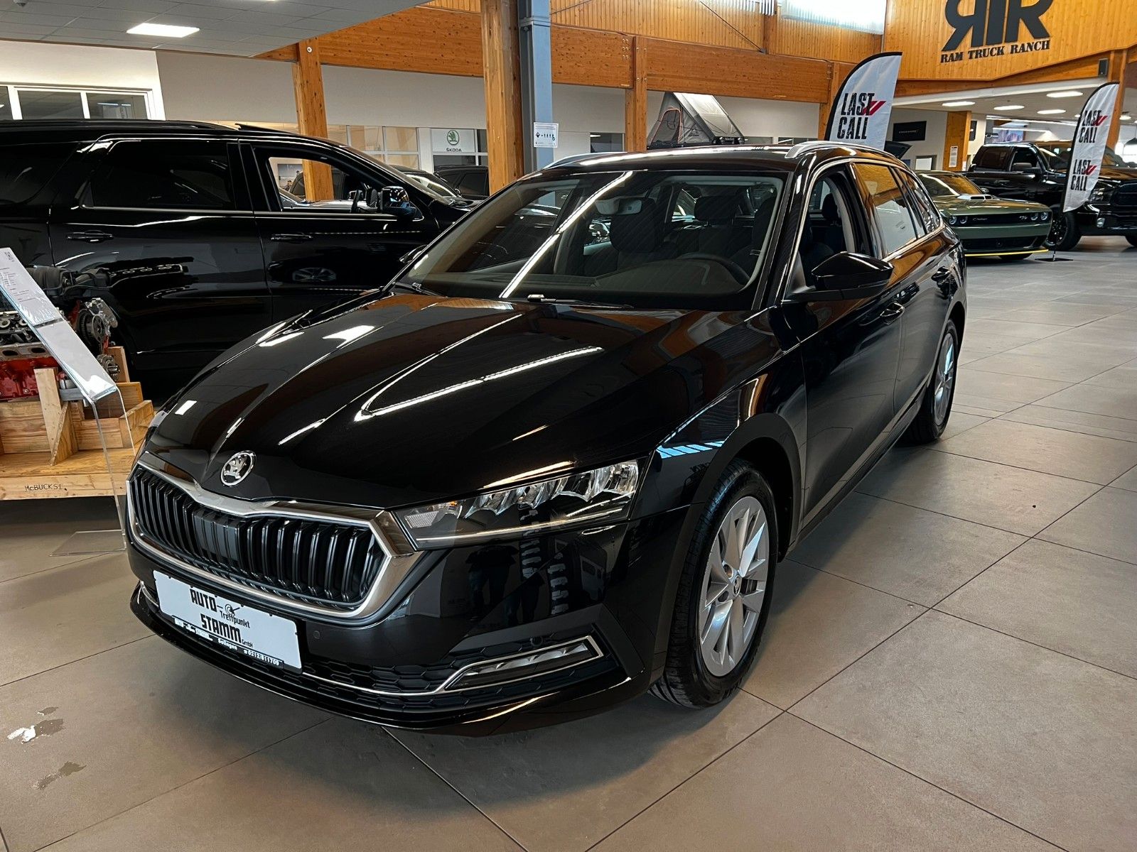 Fahrzeugabbildung SKODA Octavia Combi Style 2.0 TDI DSG