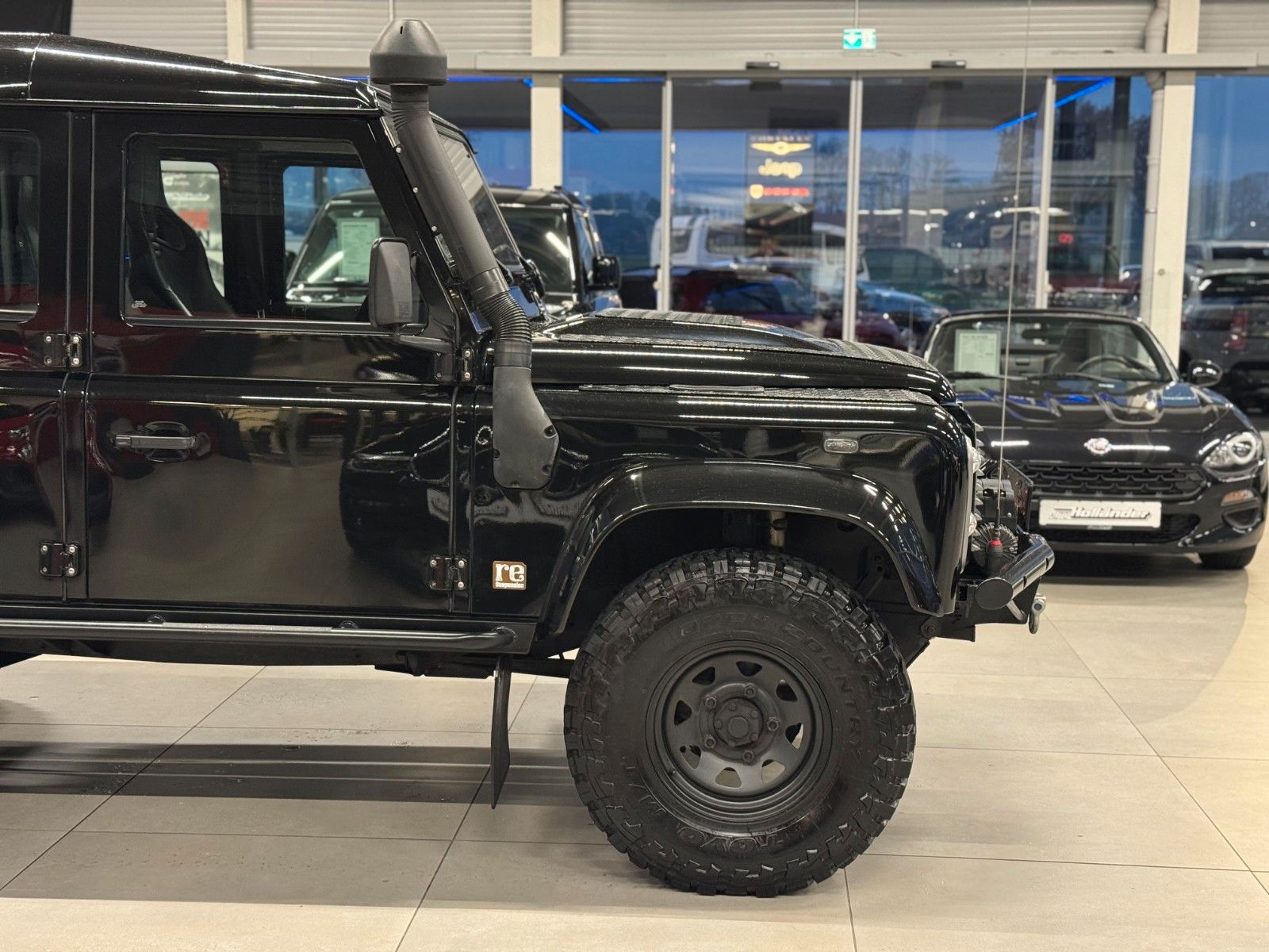 Fahrzeugabbildung Land Rover Defender 110 SE Station Wagon "Maxi-UMBAU"