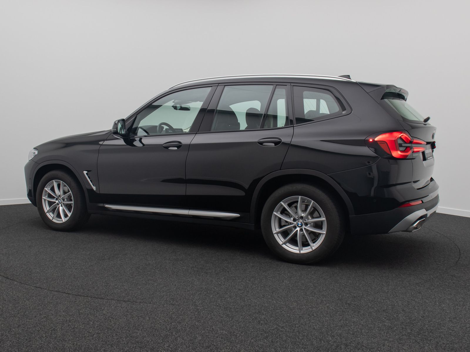 Fahrzeugabbildung BMW X3 xD20d AHK Kamera DAB Leder Sportsitz 18Zoll