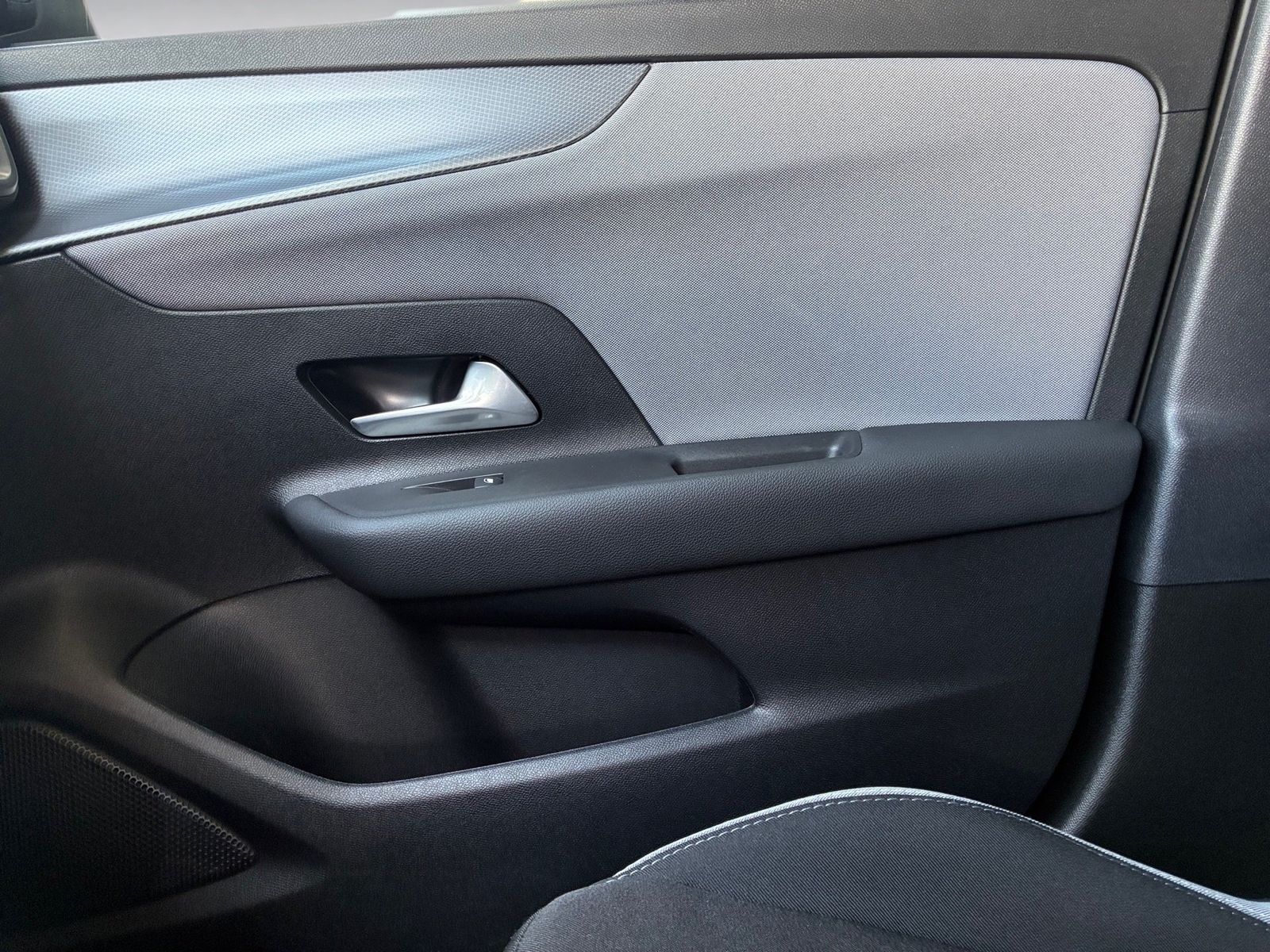 Fahrzeugabbildung Opel Mokka 1.2 Edition Kamera,LED,Navi,SHZ,Klimaaut.