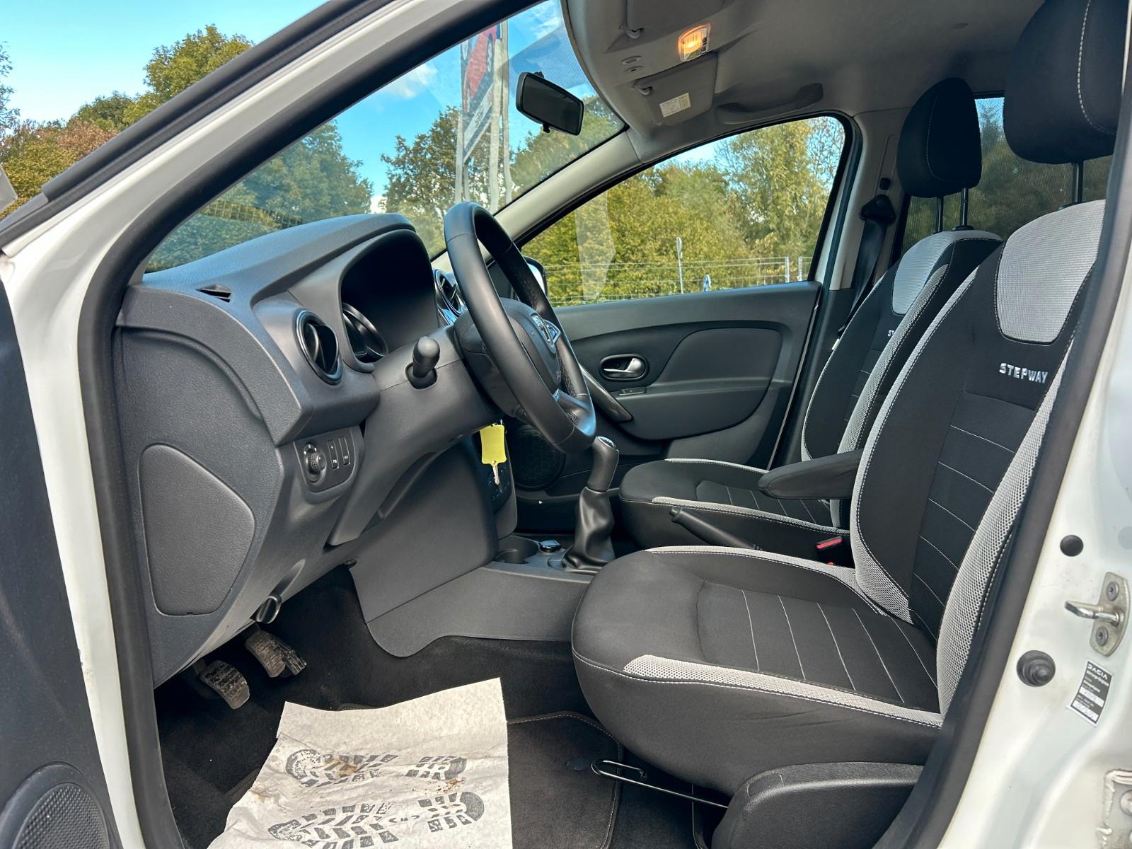 Dacia Sandero Stepway TCe 90 Prestige Klima Navi R17