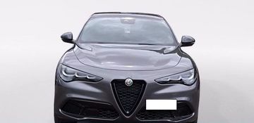 Alfa-Romeo Stelvio - 1