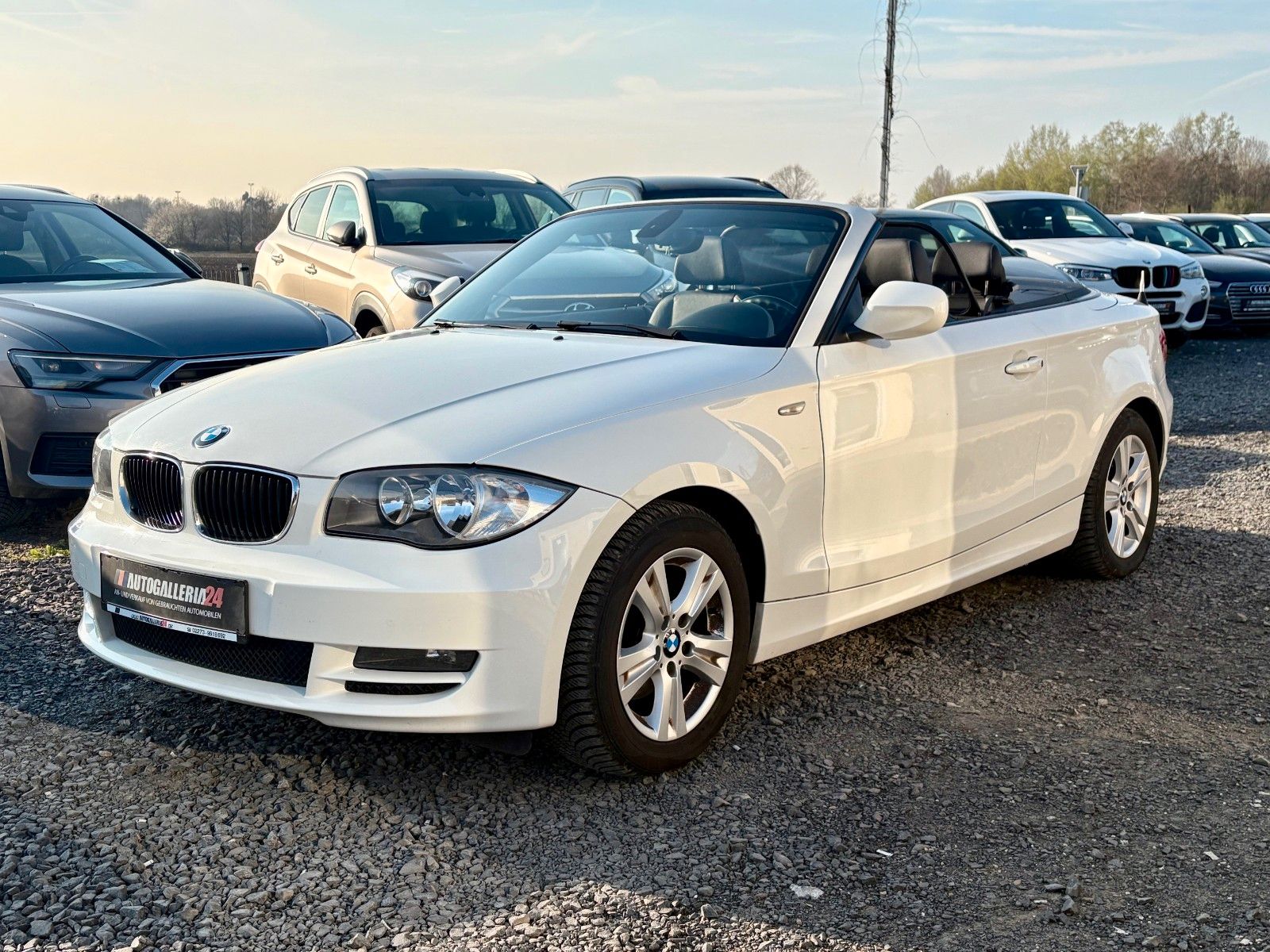 Fahrzeugabbildung BMW 118i Cabrio Leder Klima Tempo SCHECKHEFT SPORTLE