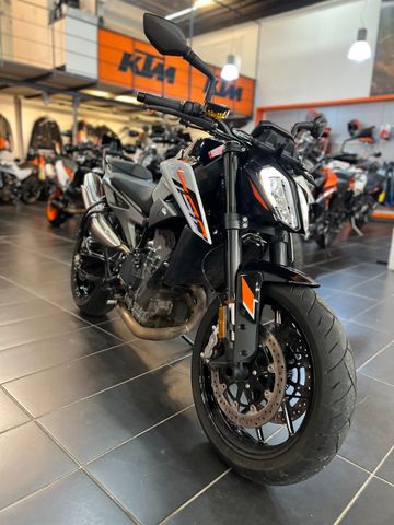 KTM 790 Duke tiefergelegt