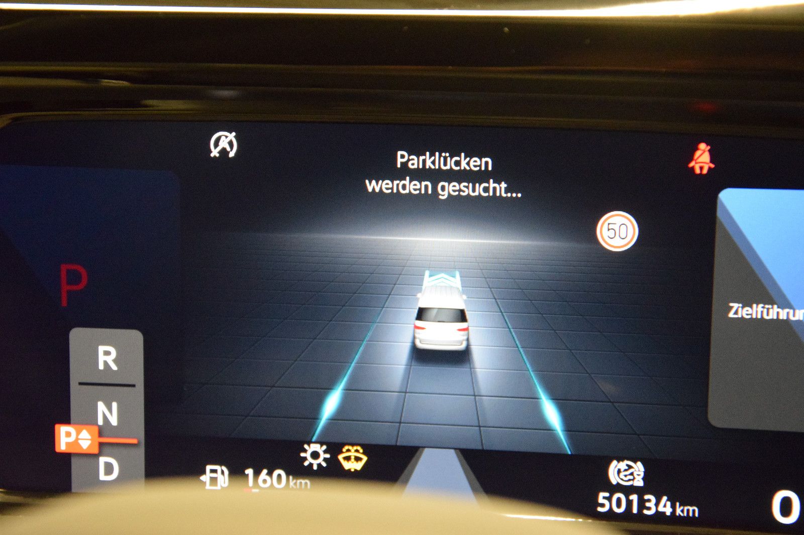 Fahrzeugabbildung Volkswagen T7 Multivan Style Pano ACC IQ AHK Stndhzg Alcant