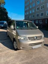 Volkswagen VW Caravelle Confortline, langer Randstand - gebrauchte VW T5 Caravelle aus dem Jahr 2005