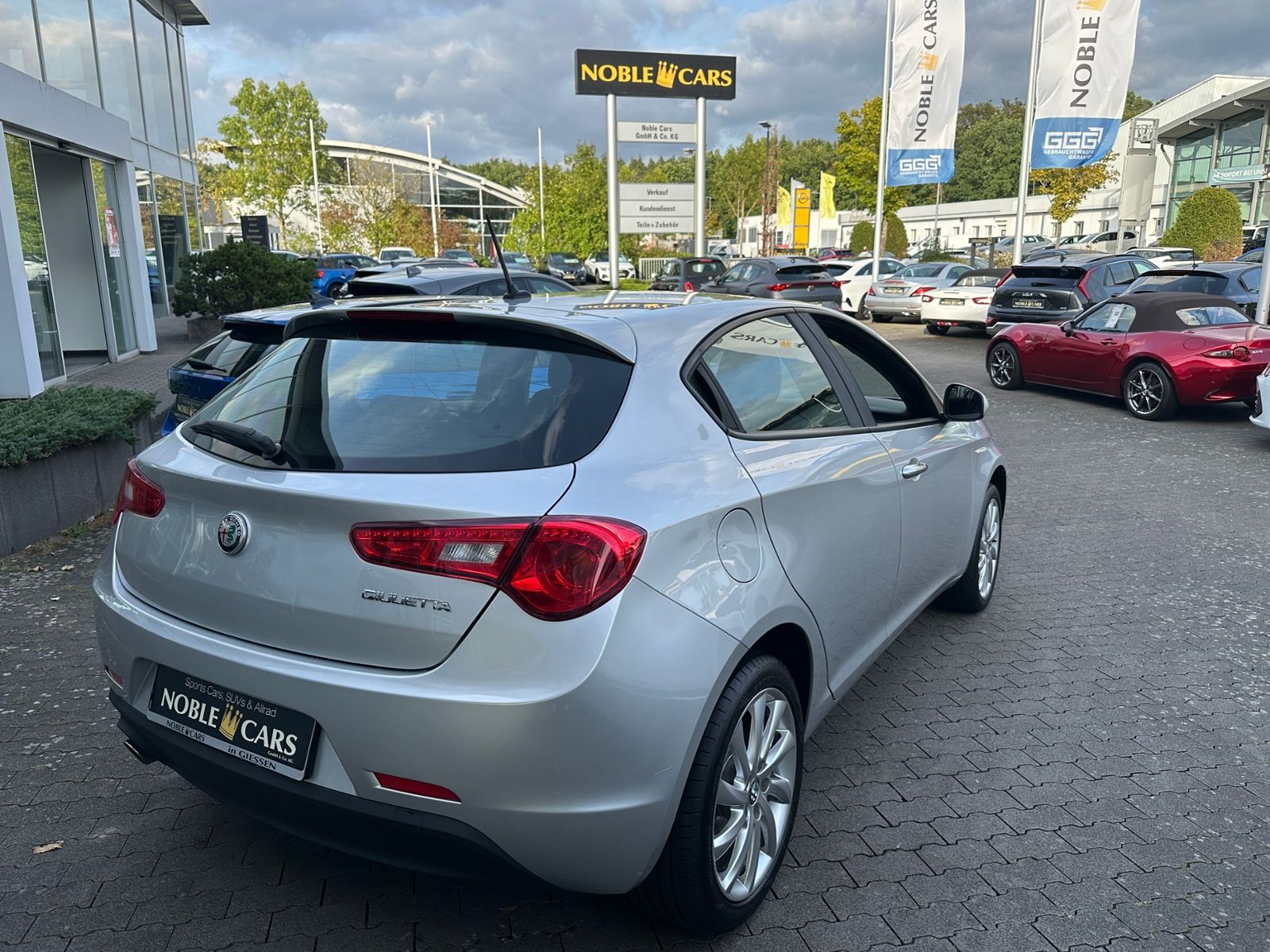 Fahrzeugabbildung Alfa Romeo Giulietta TÜV neu 9/2028 KLIMA NAVI ALU DAB