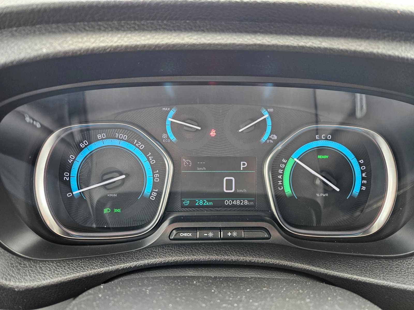 Fahrzeugabbildung Fiat E- Scudo Kasten L3 75kWh