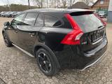 Volvo V60 Cross Country D3 Momentum Automatik - schwarze Volvo V60 Cross Country