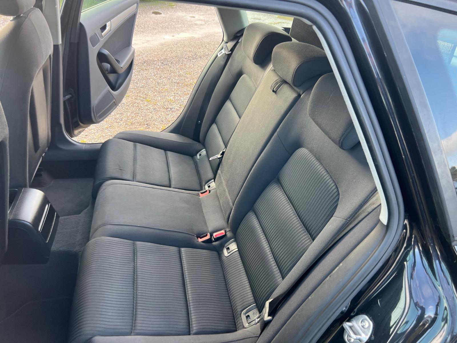 Audi A4 2011 — photo 32