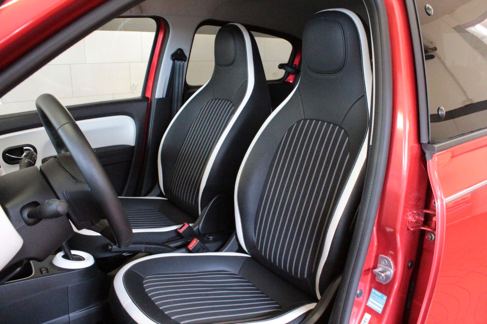 Fahrzeugabbildung Renault Twingo E-Tech 100% elektrisch*einer der letzten*