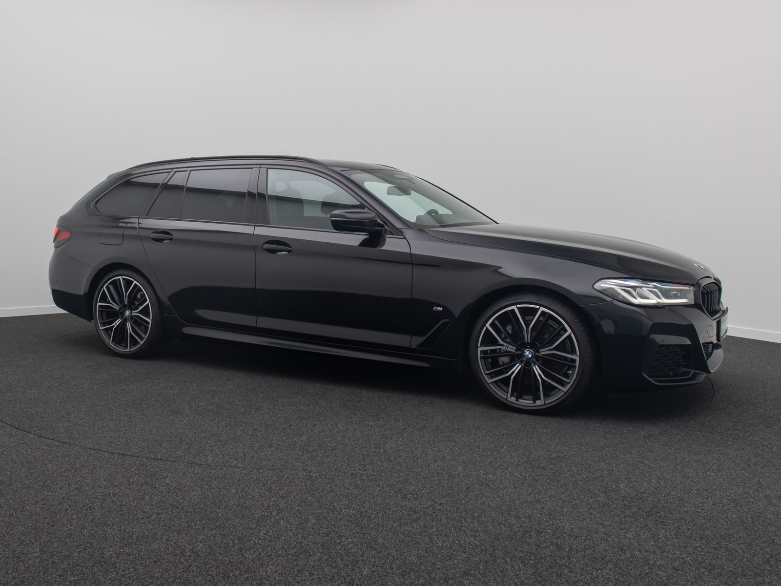 Fahrzeugabbildung BMW 540d xD M Sport Panoram Laser Kamera HUD DAB H/K