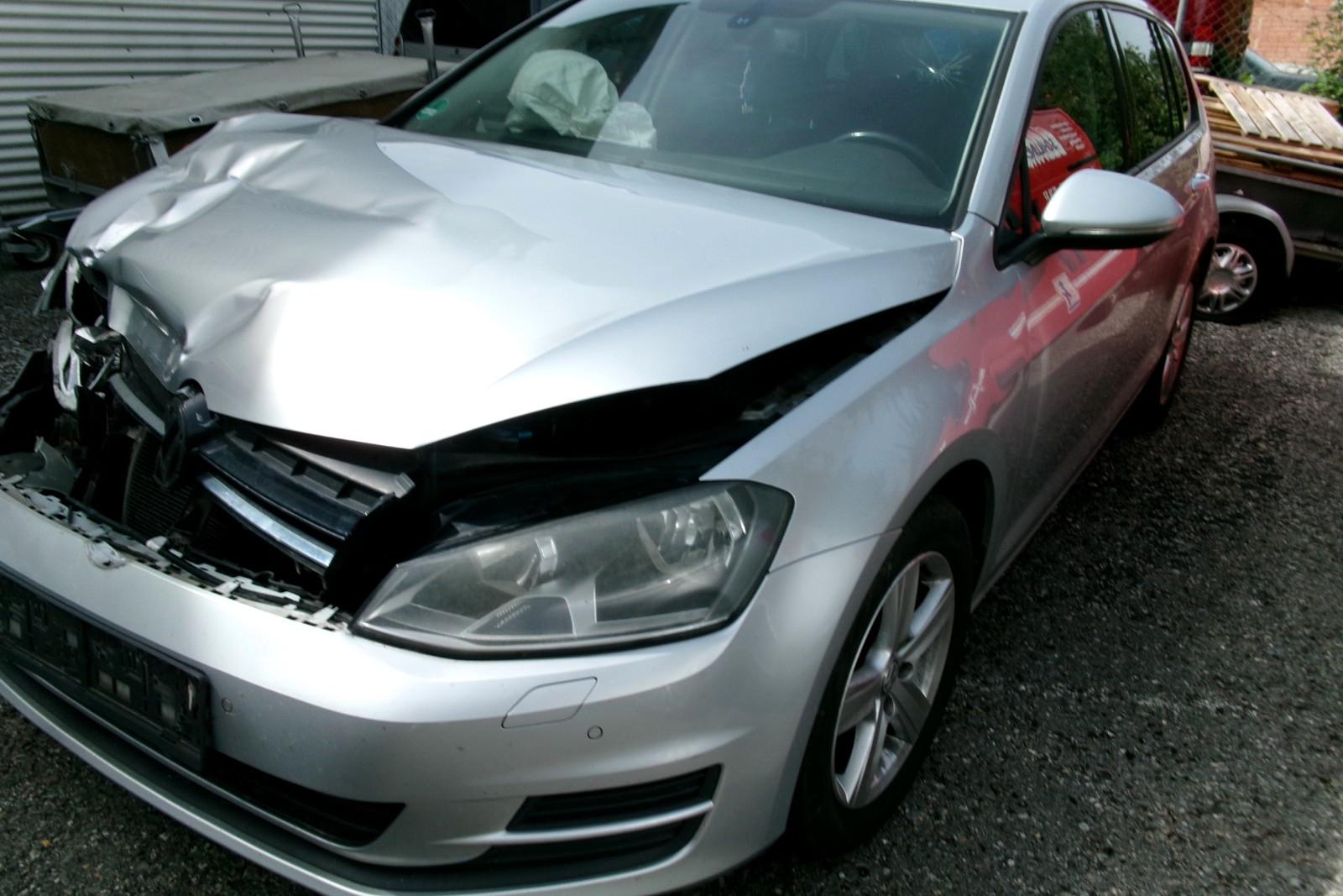 Volkswagen Golf 2014 — rear view