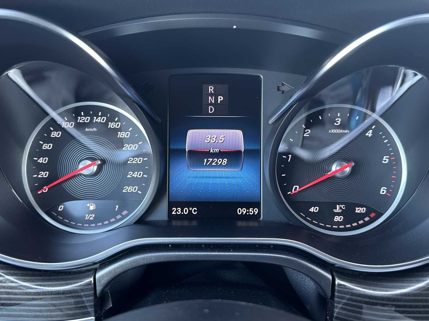 Fahrzeugabbildung Mercedes-Benz V 300 d AVA ED 6Sitze Burmester 360Kamera el Tür