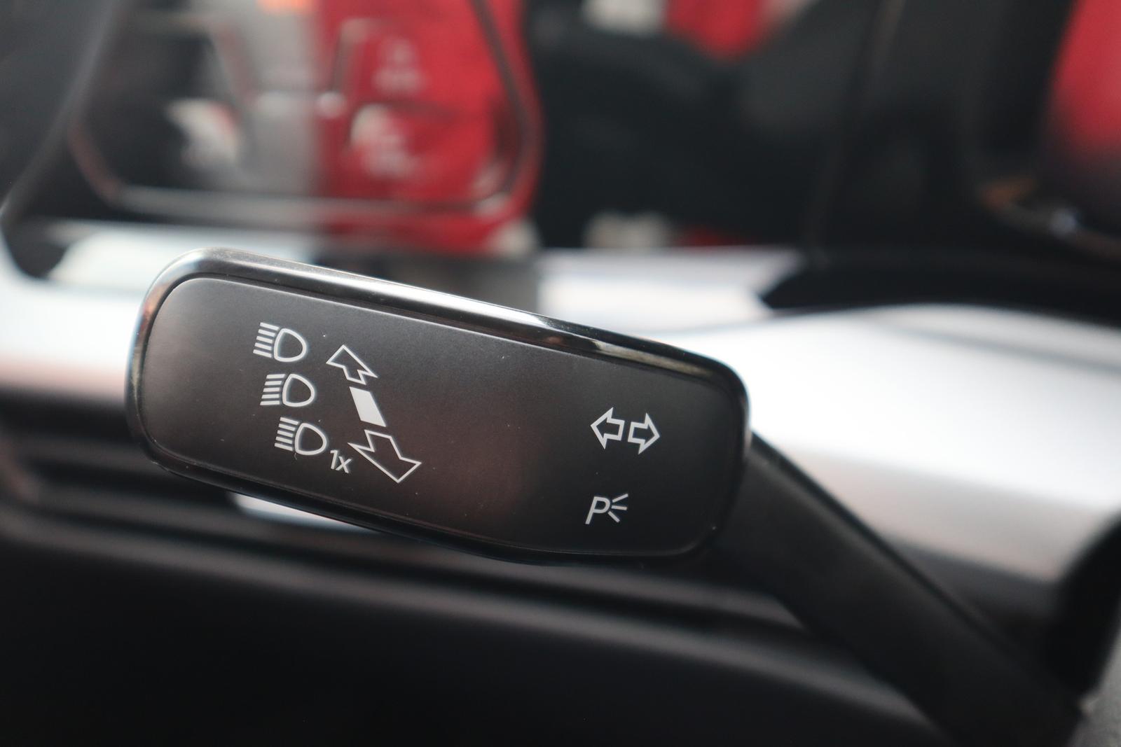 Volkswagen Golf VIII 1.0 Life LED App-Connect Spurhalte, миниатюра 15