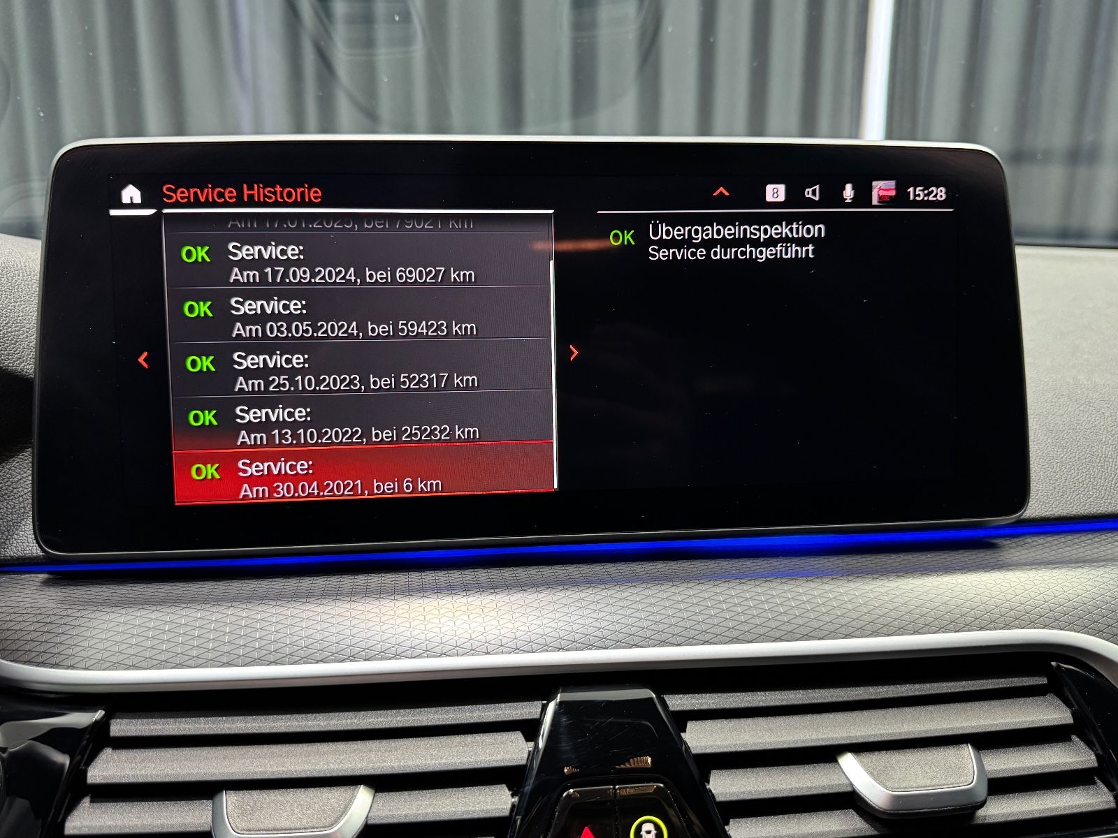 Fahrzeugabbildung BMW 520d xDrive M Sport|HEAD-UP|ACC|LASER|