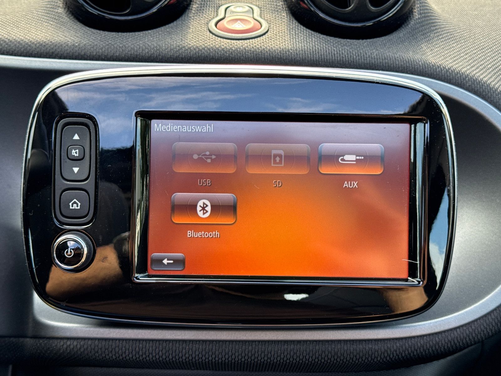 Fahrzeugabbildung Smart ForFour 66KW PRIME EXCLUSIVE PANO NAVI LED VOLL