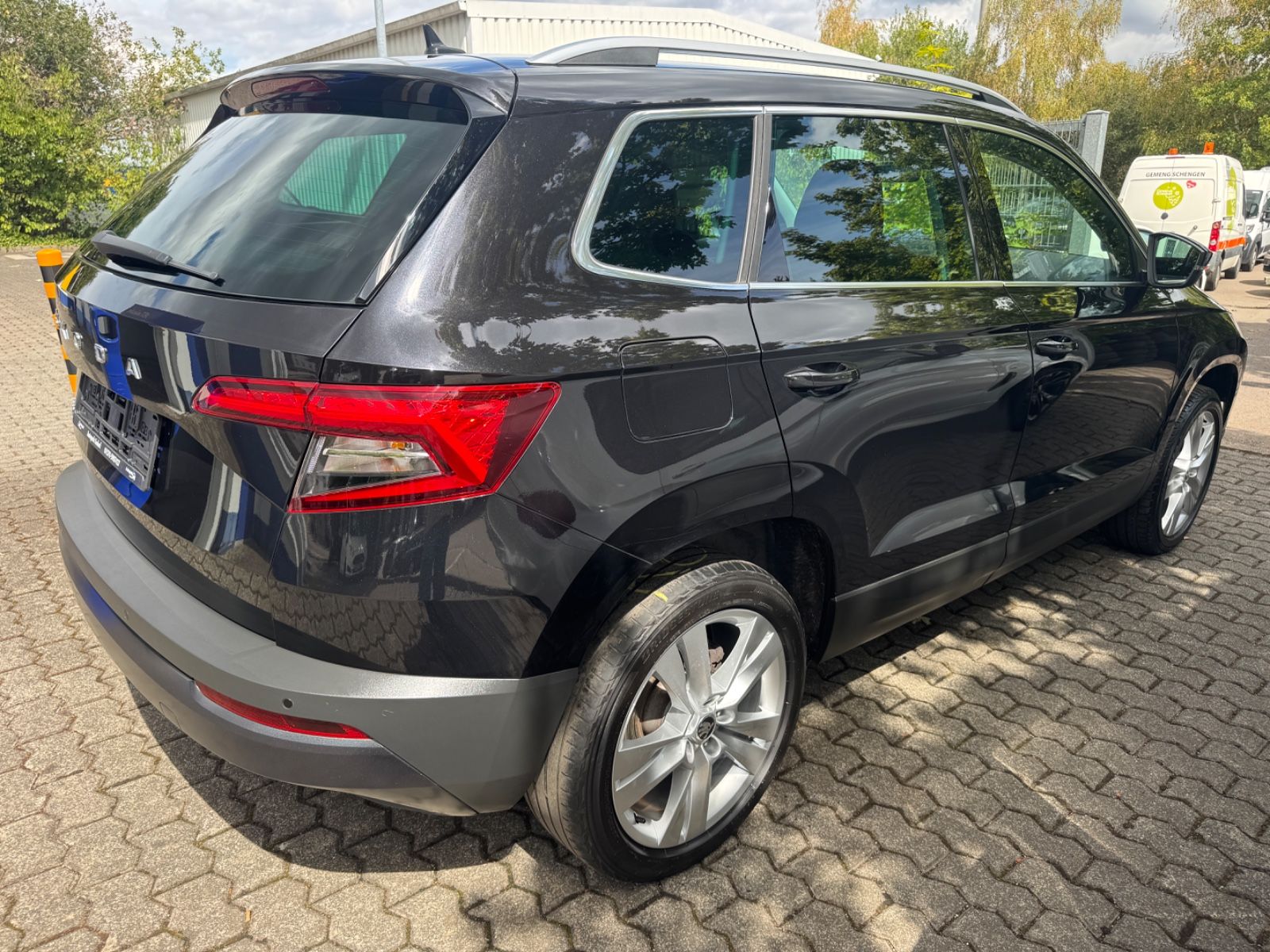 Fahrzeugabbildung SKODA Karoq Style LED+Navi+ACC+Kamera+Standheizung