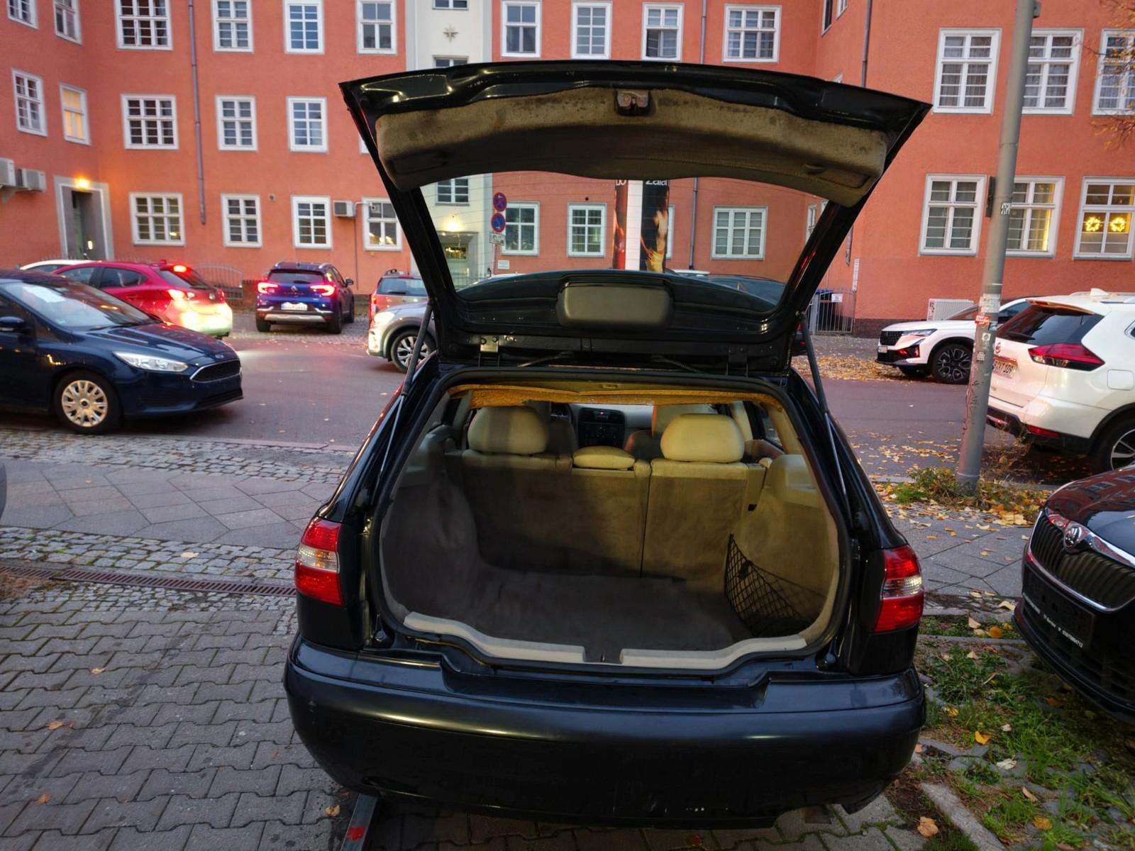 Volvo V40 2004 — photo 14