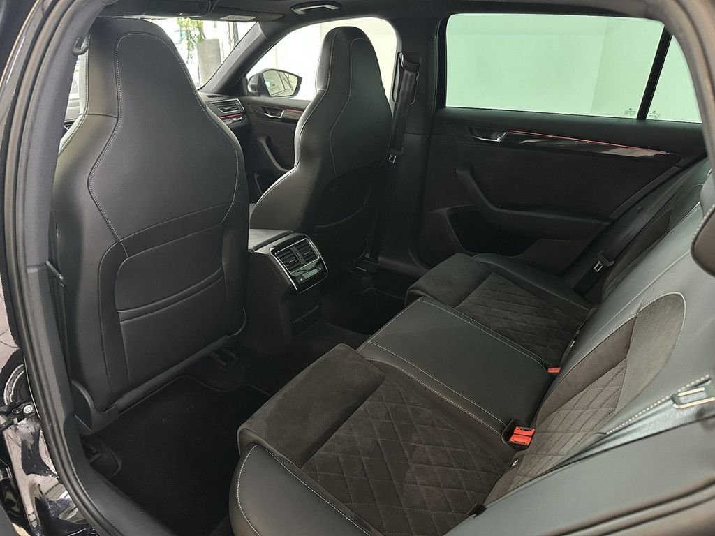 Skoda Superb Combi 2.0 TSI DSG SportLine DCC NAVI PANO foto 16