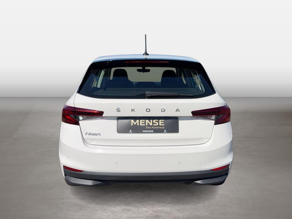 Skoda Fabia 2022 г. Белый, пробег 40996 км