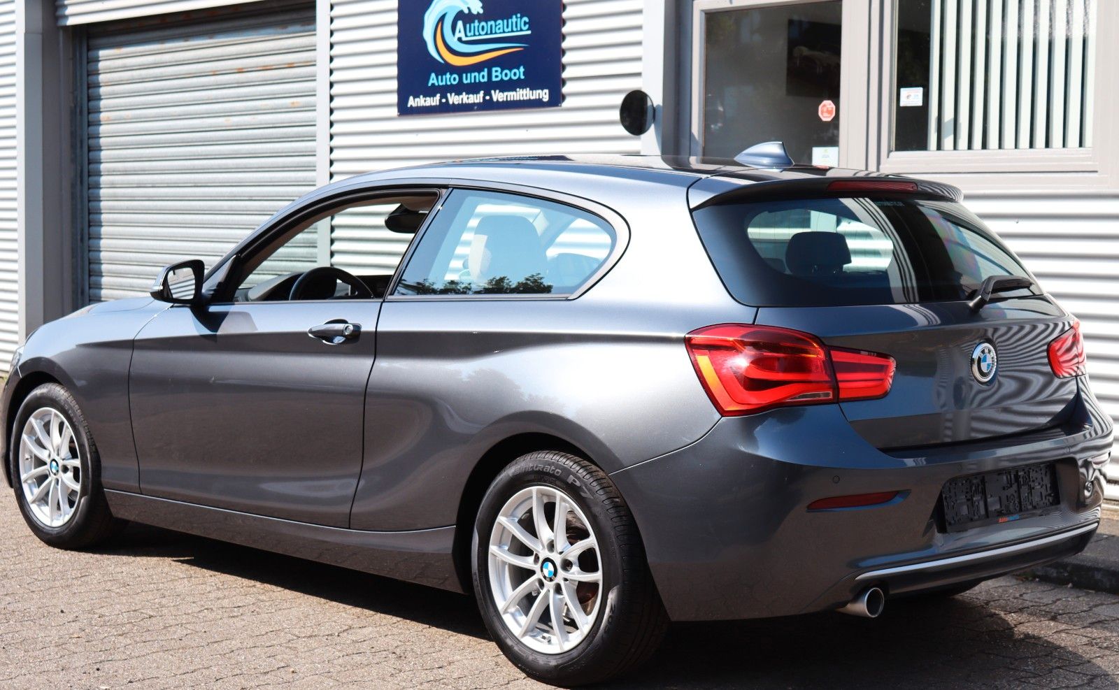 Fahrzeugabbildung BMW 116d URBAN LINE KLIMAAUT LEDER SITZHZG LED PDC