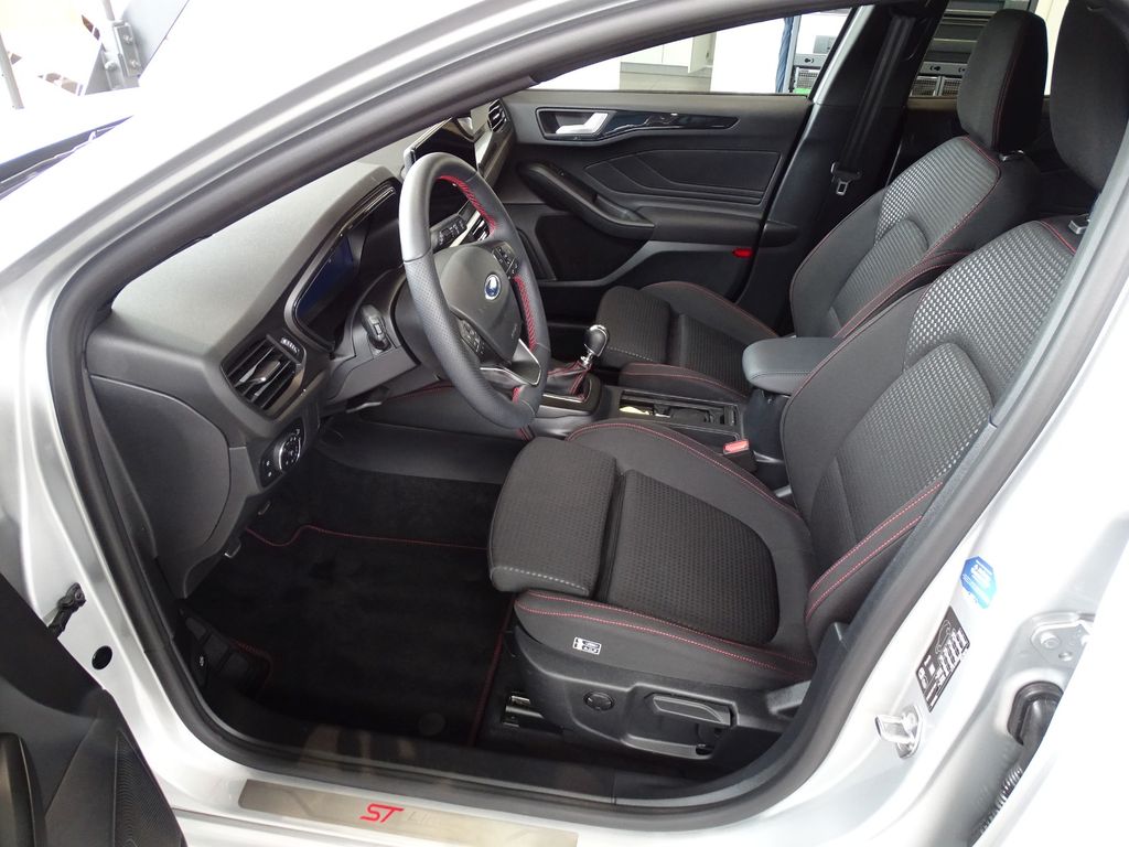 Ford Focus Turnier 1.0 EcoBoost ST-Line X *Park*Pano*