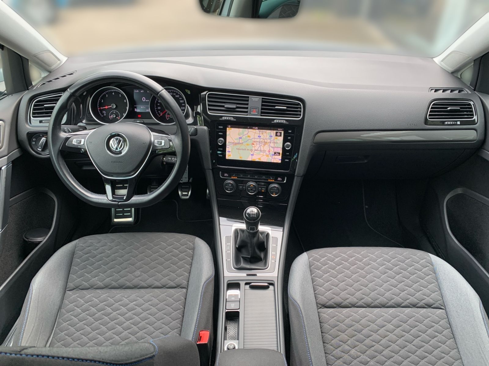 Fahrzeugabbildung Volkswagen Golf VII 1.0 TSI BMT/Start-Stopp Join Navi